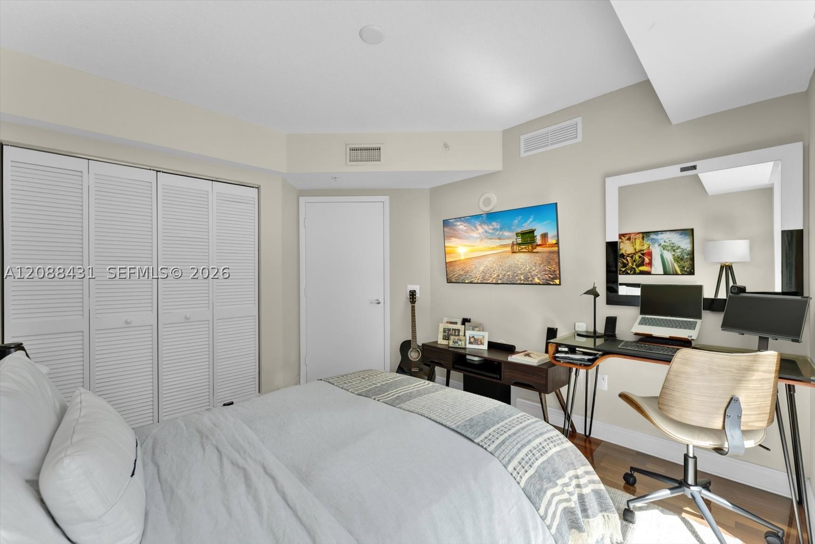 41 SE 5th St #801, Miami FL 33131