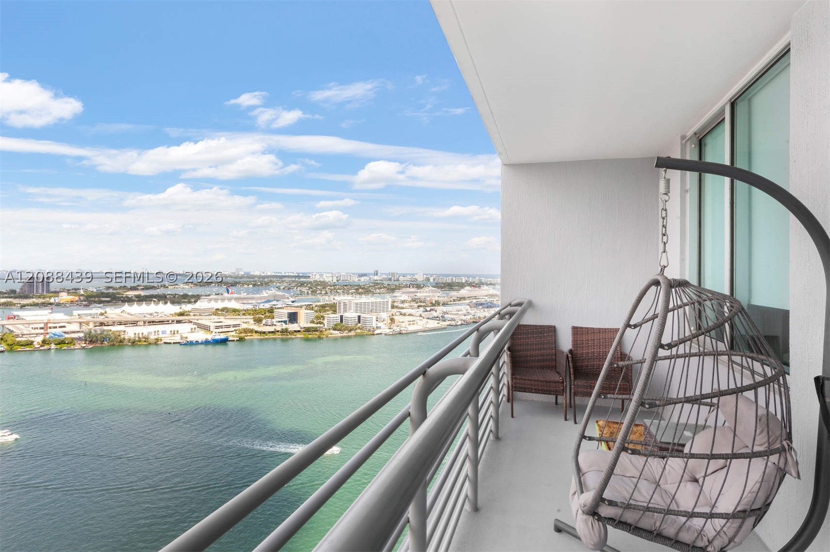 335 Biscayne Blvd #3904, Miami FL 33131