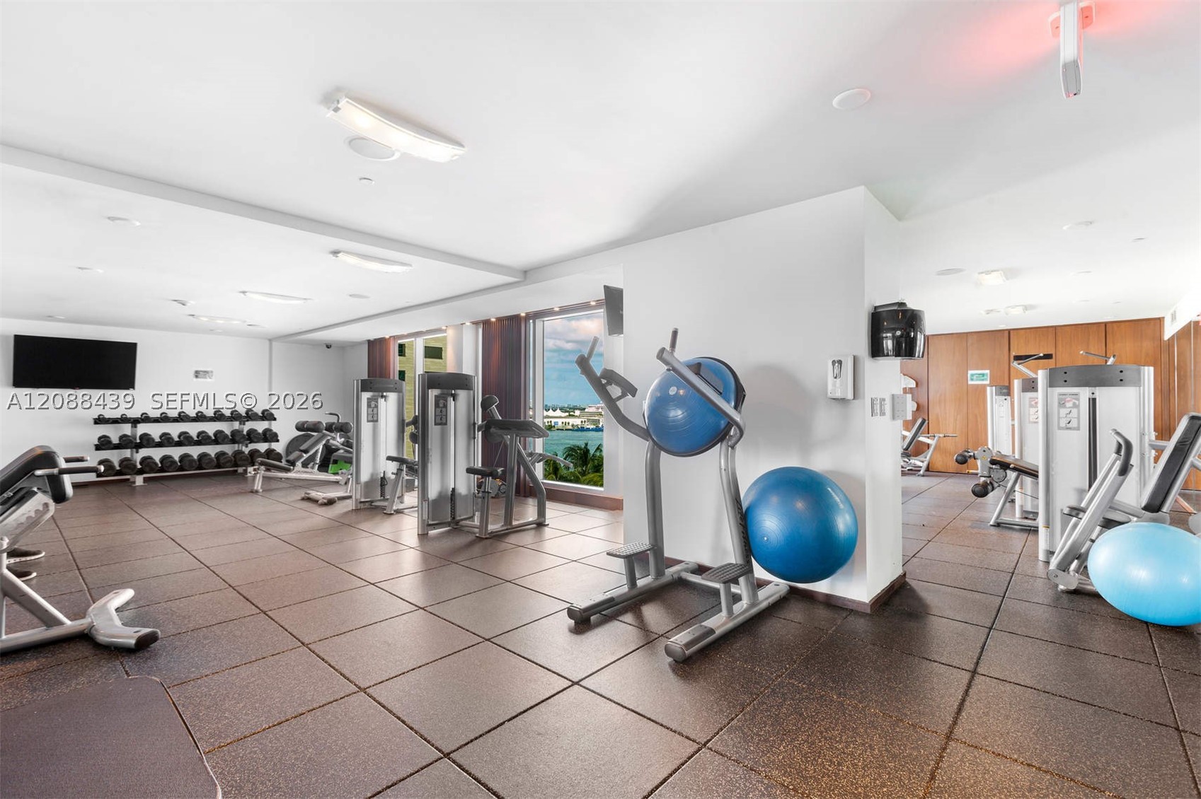335 Biscayne Blvd #3904, Miami FL 33131