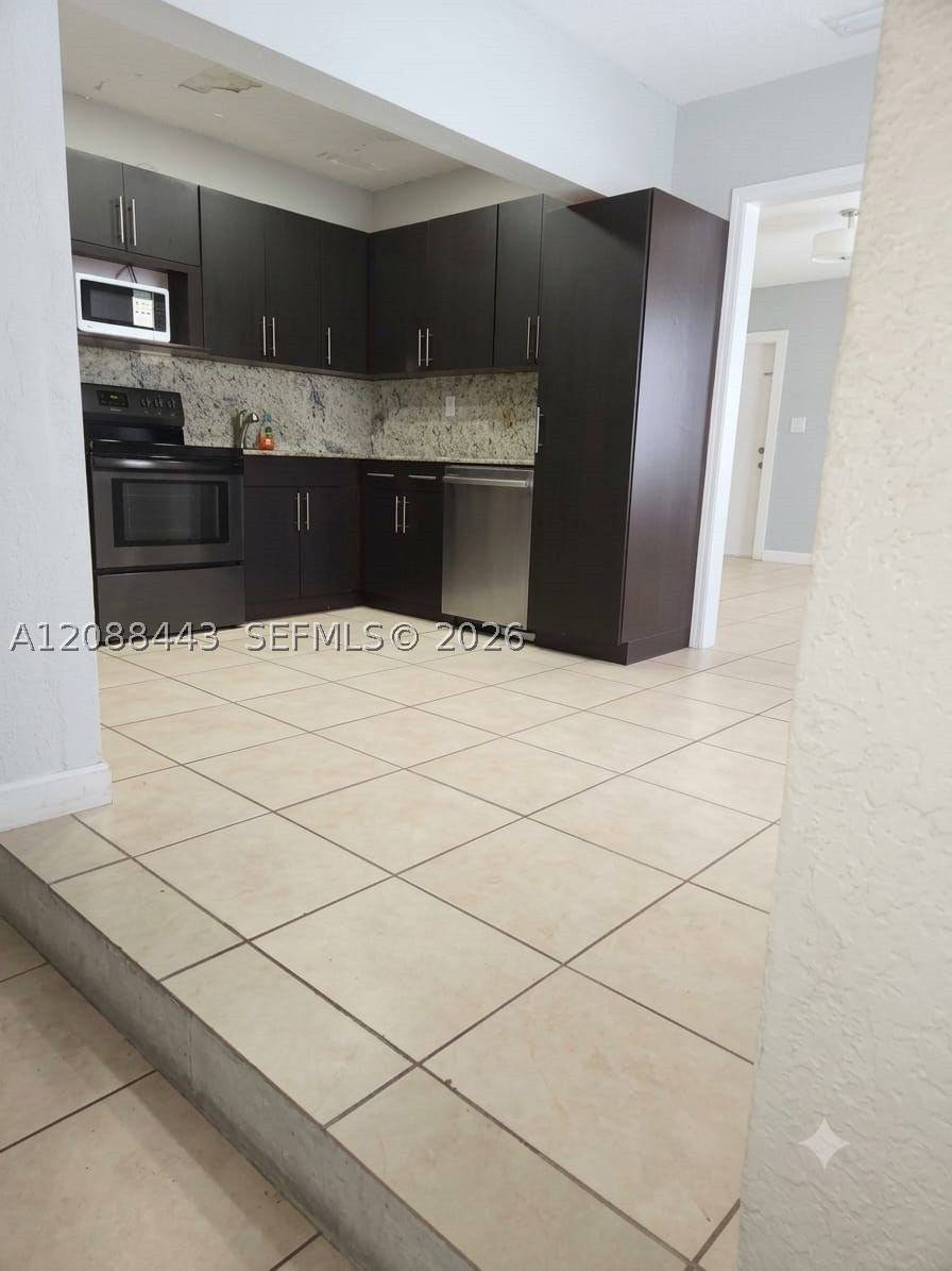 325 SW 63rd Ave #325, Miami FL 33144