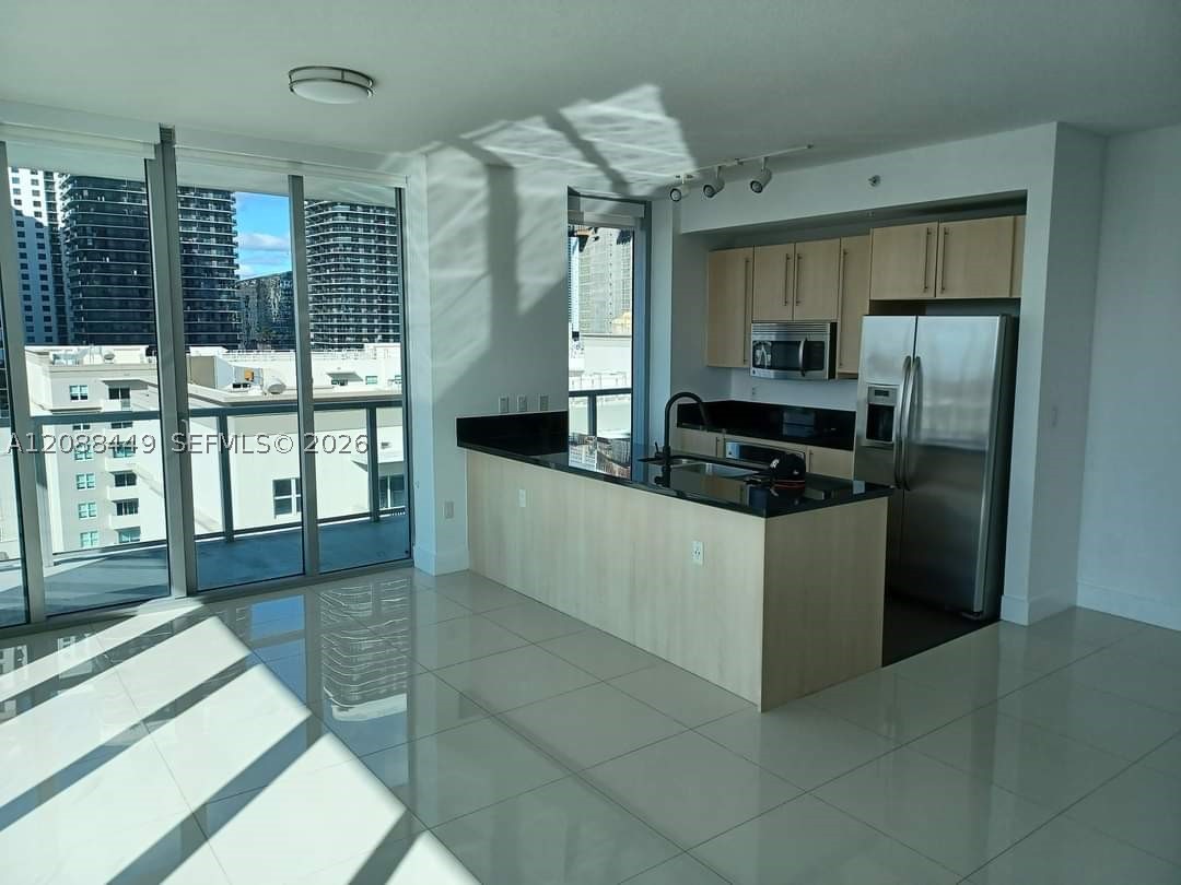1111 SW 1 AV #1825-N, Miami FL 33130