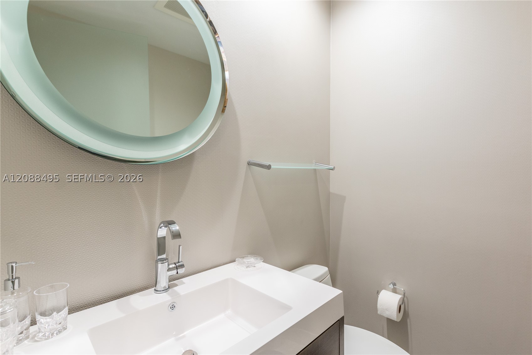 1425 BRICKELL AV #45D, Miami FL 33131