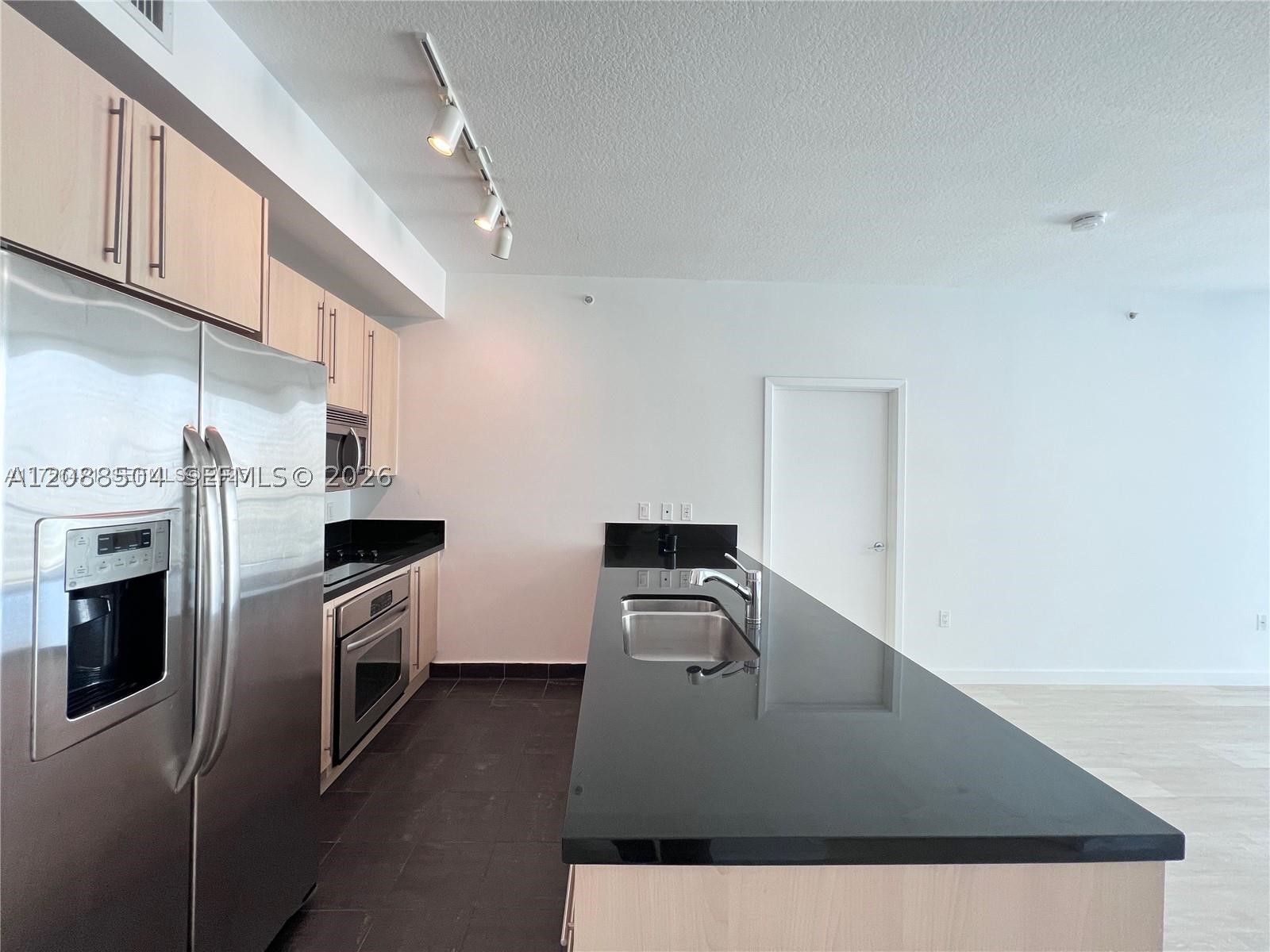 79 SW 12th St #2310-S, Miami FL 33130