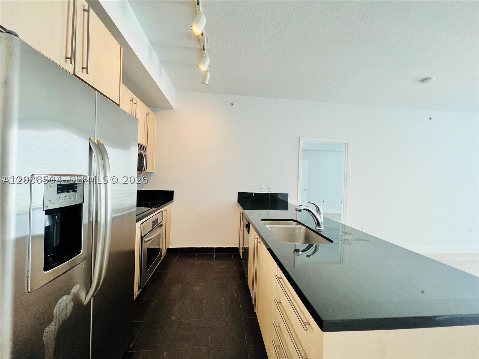 79 SW 12th St #2310-S, Miami FL 33130