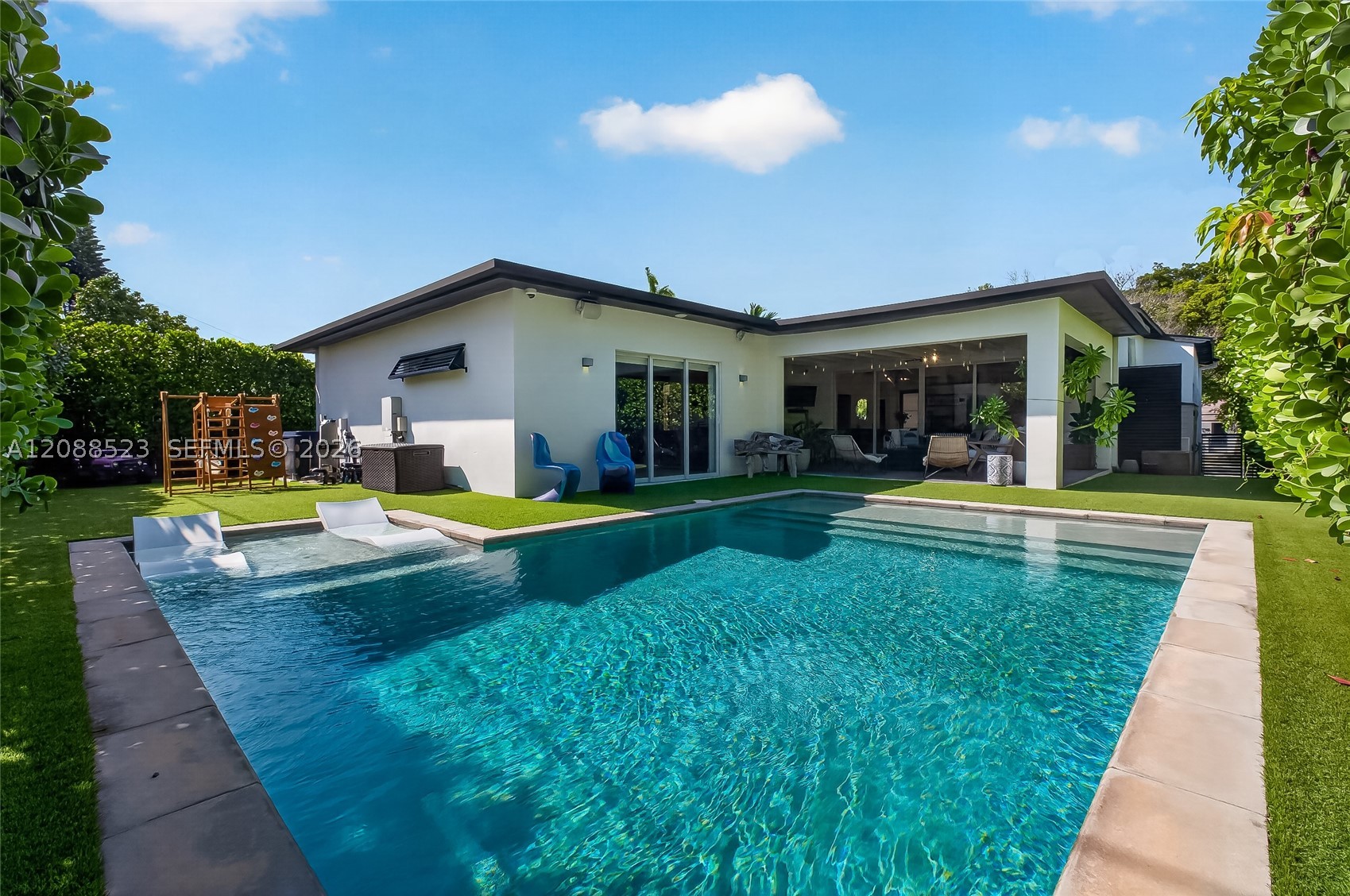 2342 SW 25th Ter, Miami FL 33133
