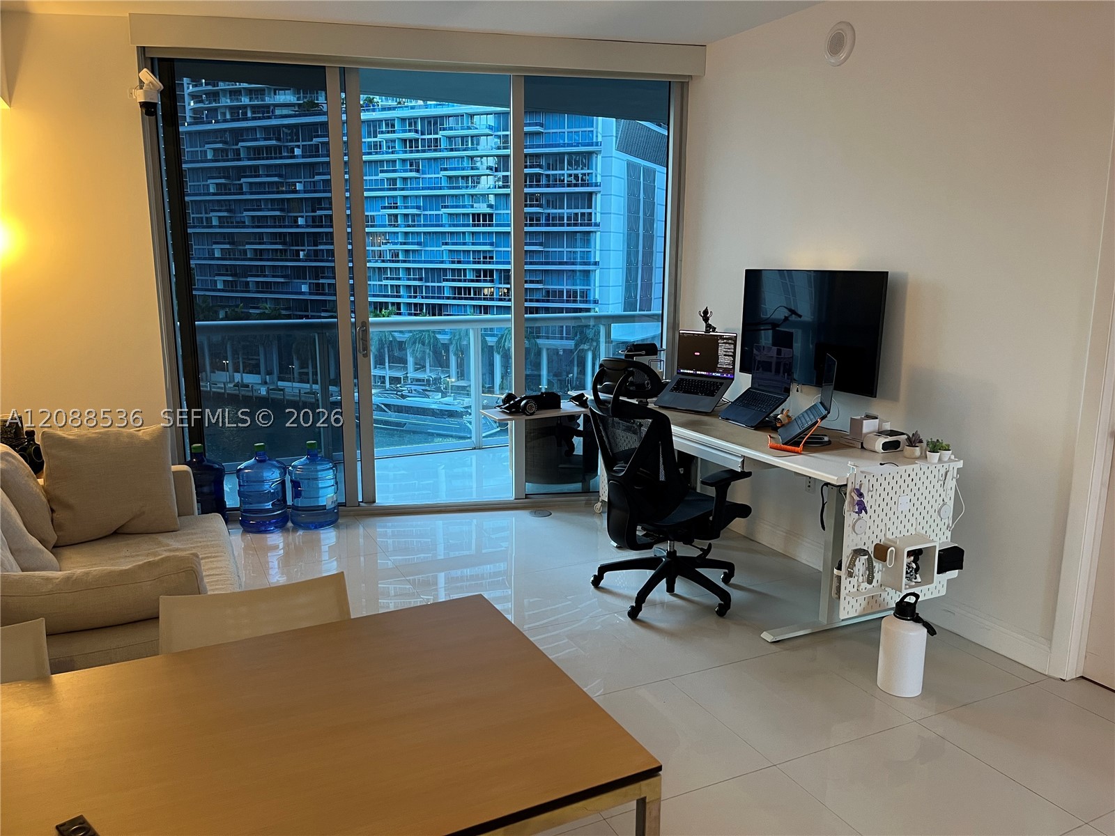 465 Brickell Ave #804, Miami FL 33131