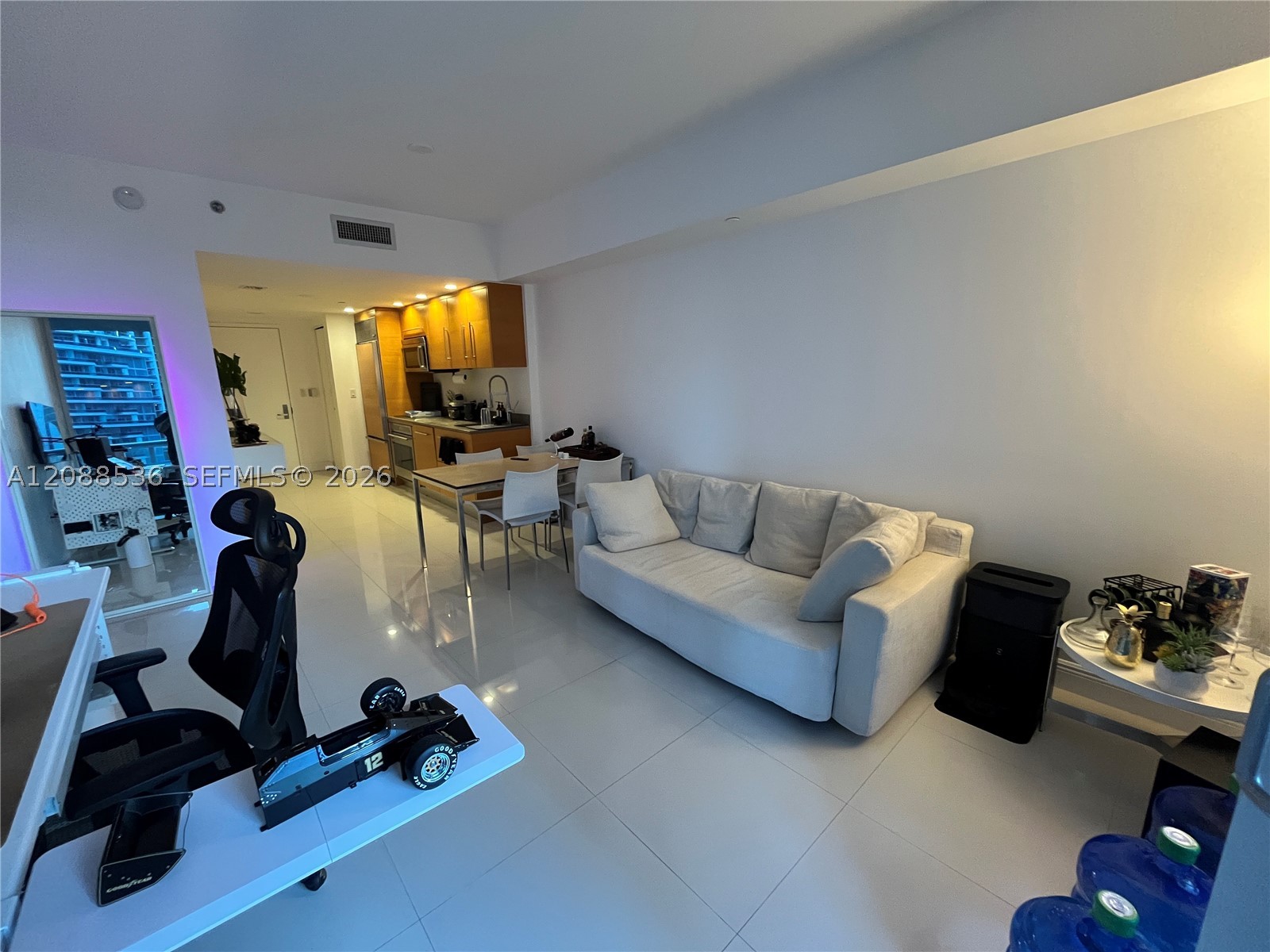 465 Brickell Ave #804, Miami FL 33131