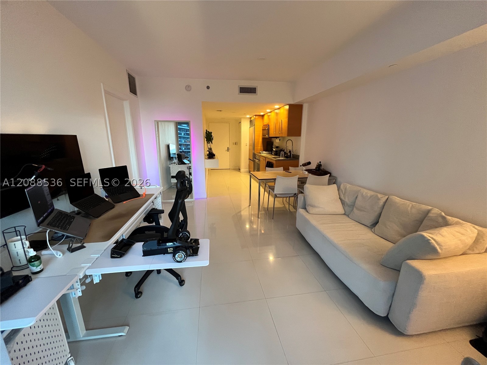 465 Brickell Ave #804, Miami FL 33131