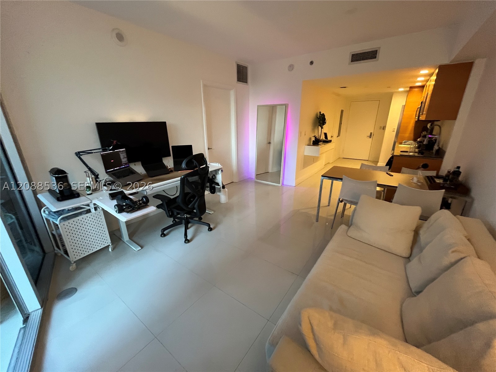465 Brickell Ave #804, Miami FL 33131
