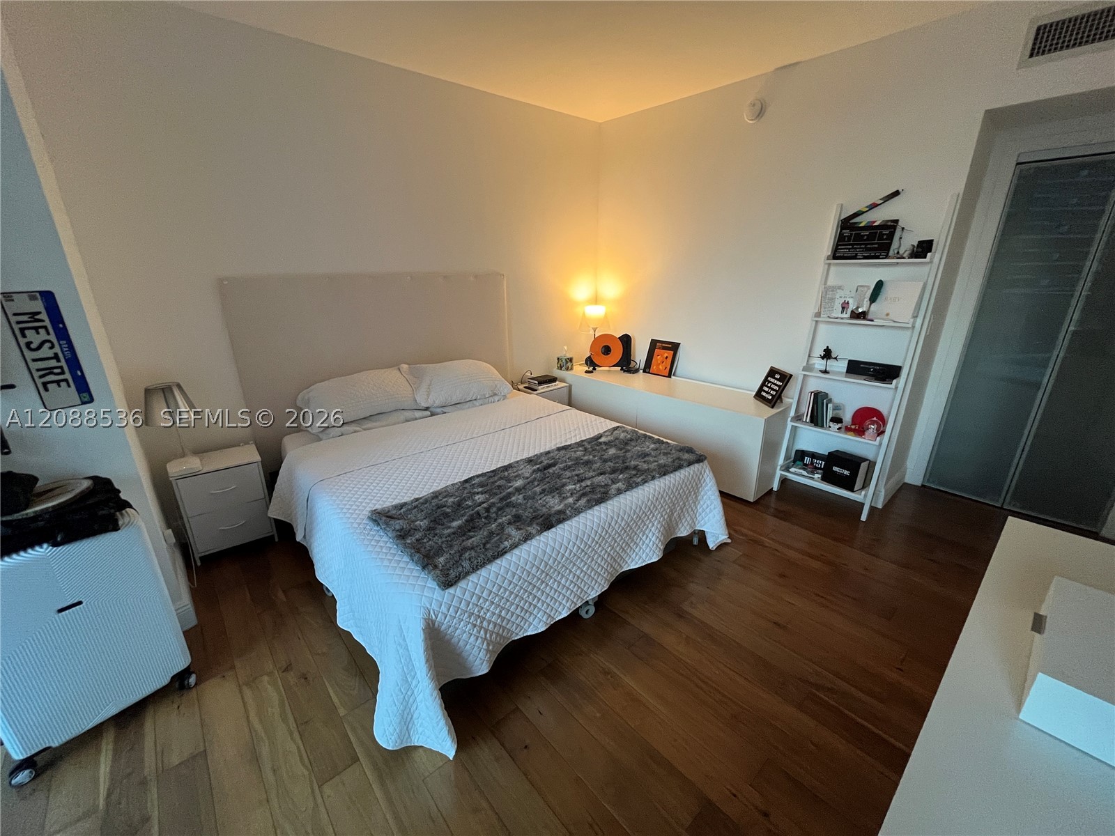 465 Brickell Ave #804, Miami FL 33131