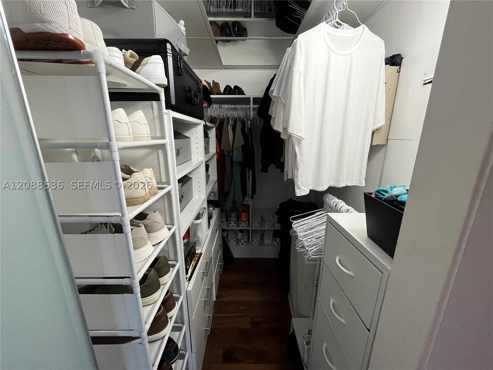465 Brickell Ave #804, Miami FL 33131