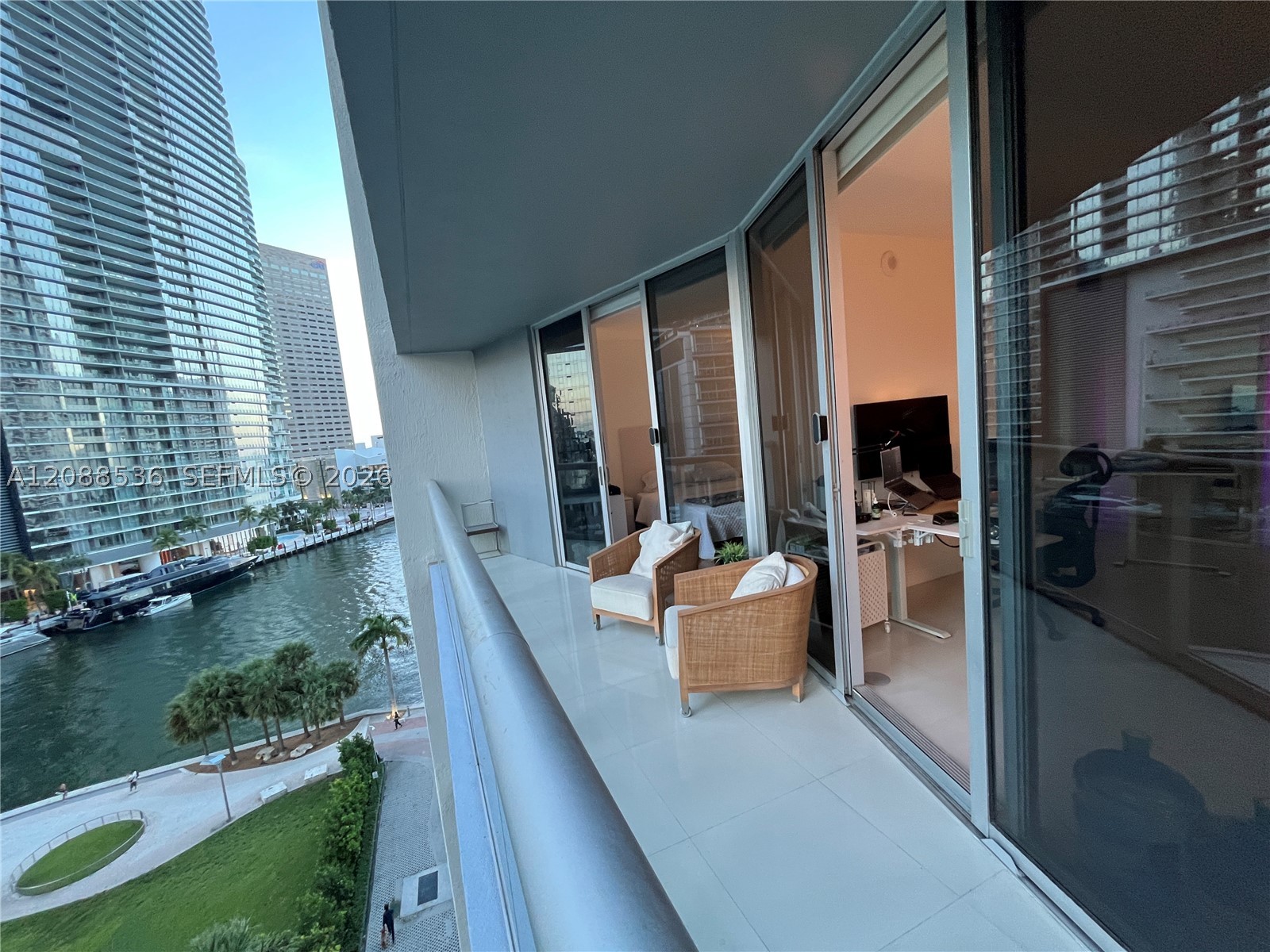 465 Brickell Ave #804, Miami FL 33131