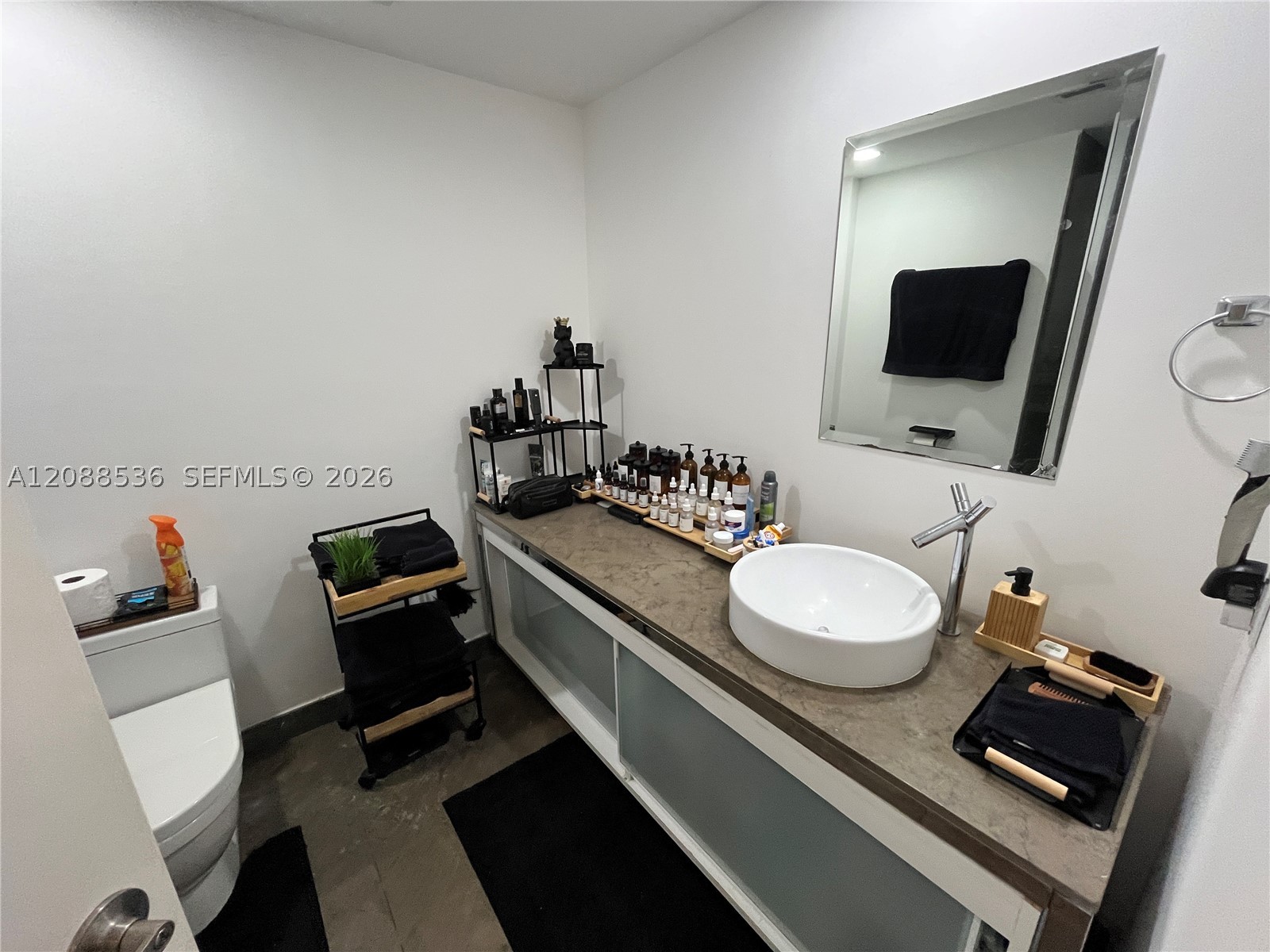 465 Brickell Ave #804, Miami FL 33131