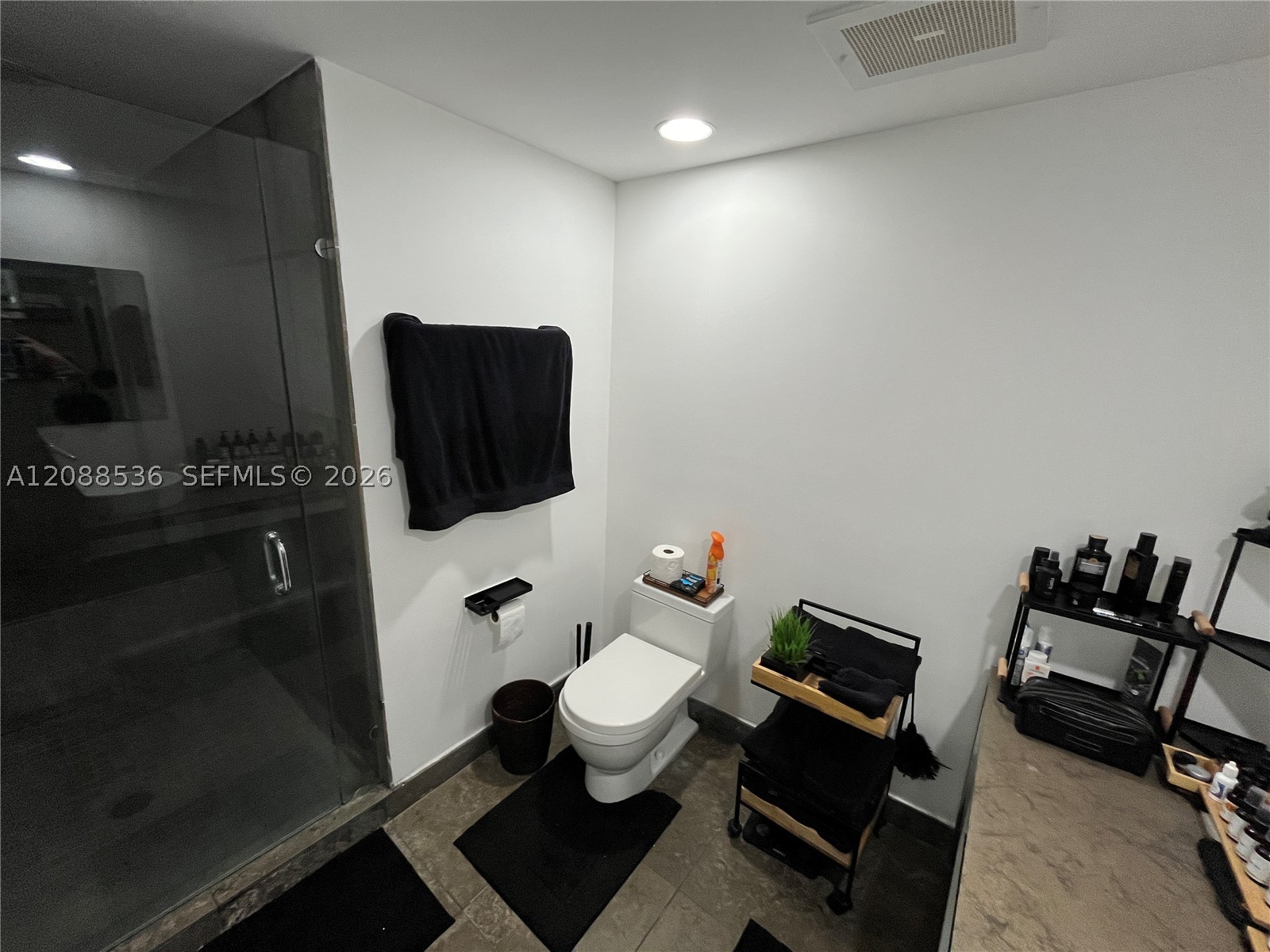 465 Brickell Ave #804, Miami FL 33131