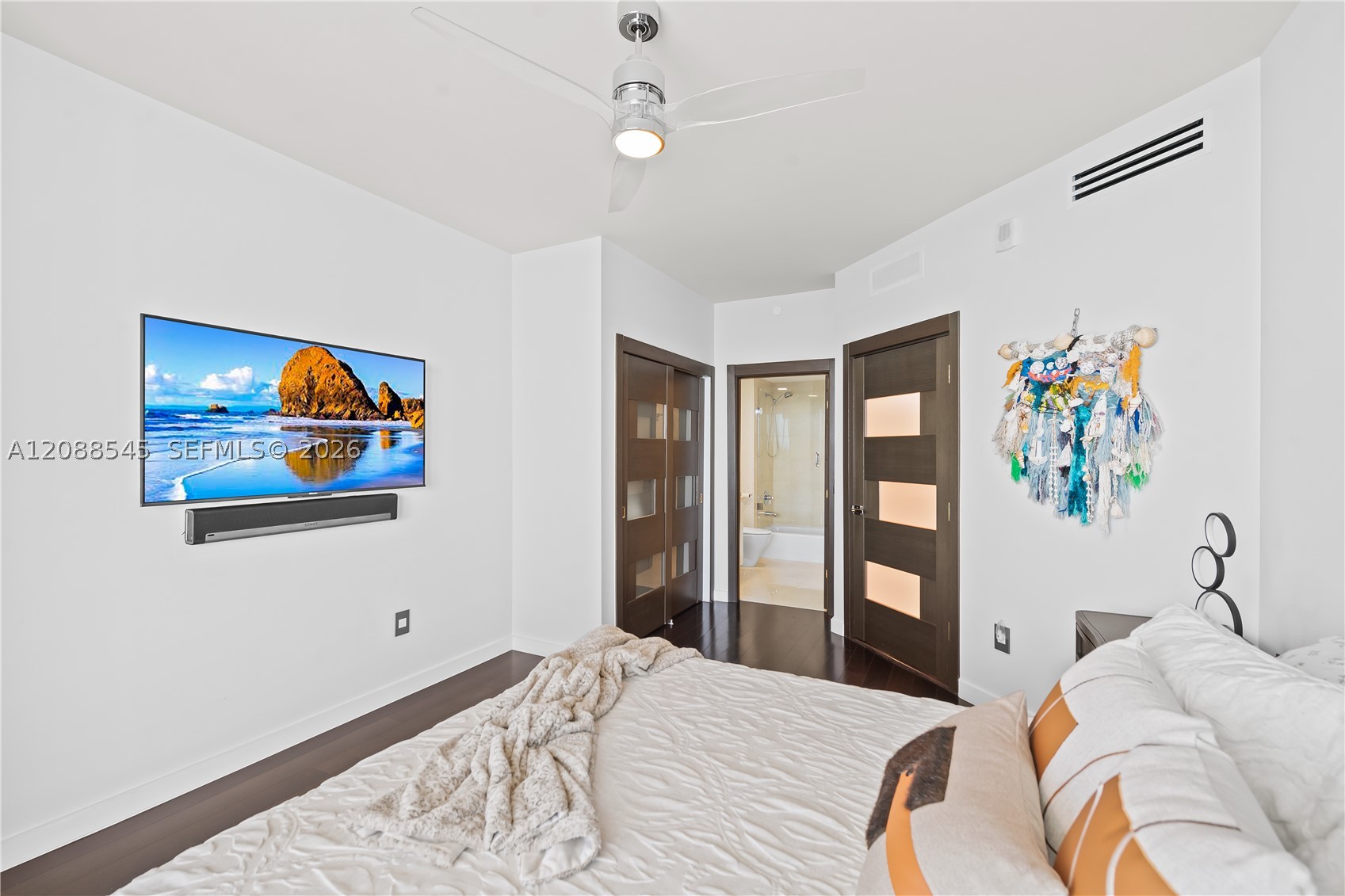 2711 S Ocean Dr #1902, Hollywood FL 33019