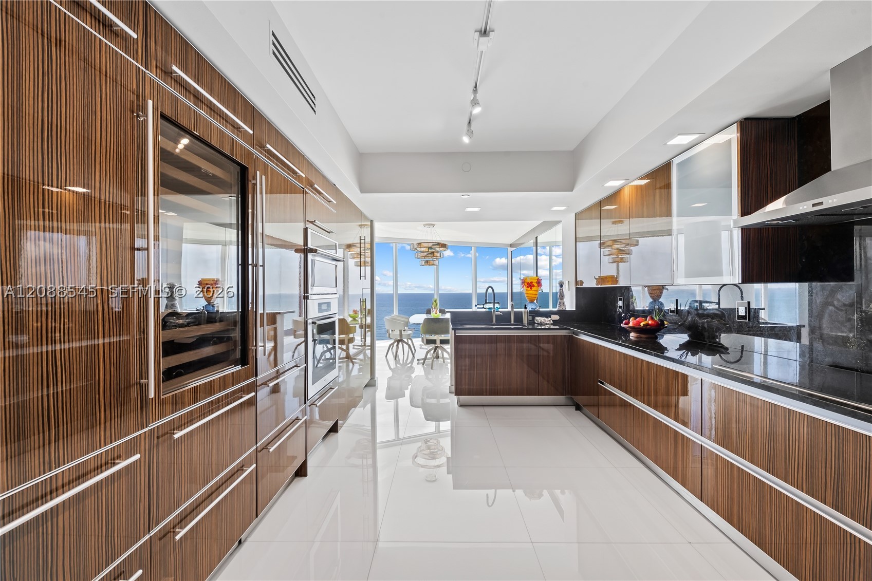 2711 S Ocean Dr #1902, Hollywood FL 33019