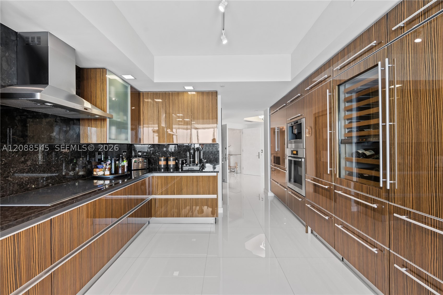 2711 S Ocean Dr #1902, Hollywood FL 33019