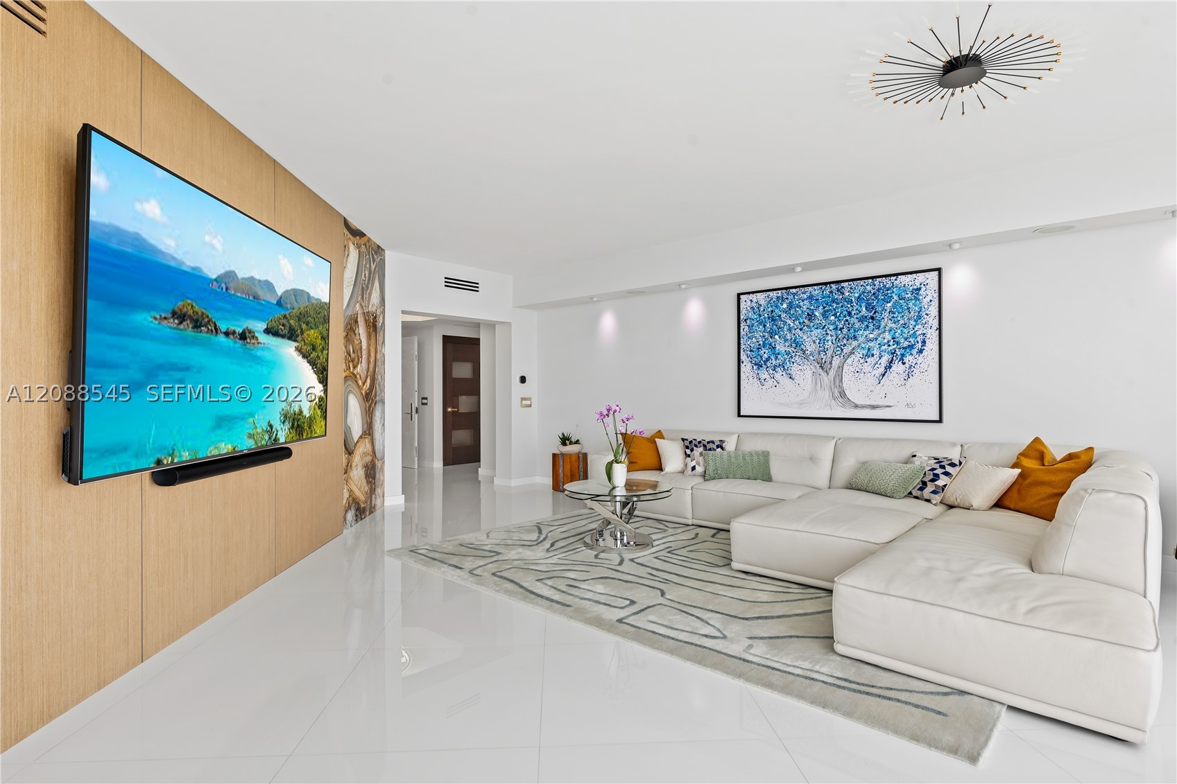 2711 S Ocean Dr #1902, Hollywood FL 33019