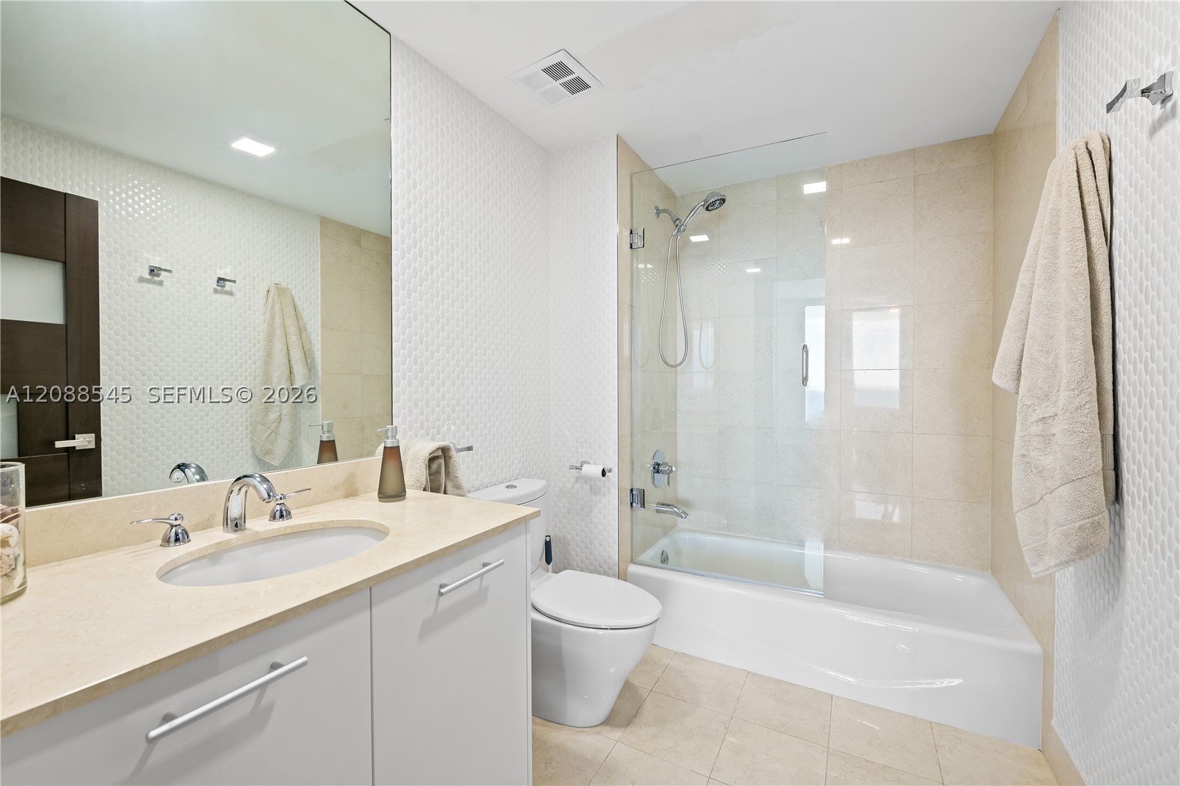 2711 S Ocean Dr #1902, Hollywood FL 33019