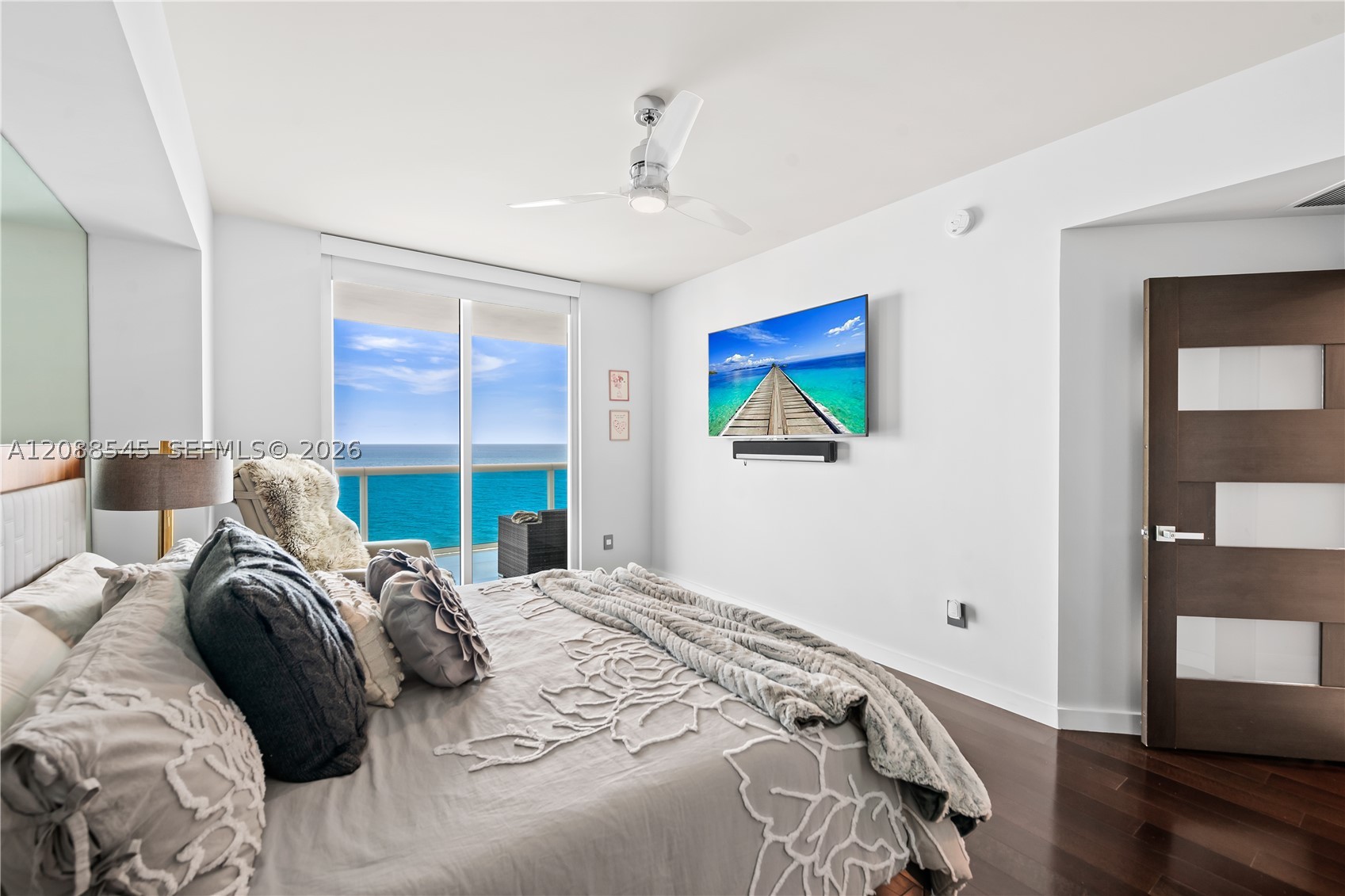 2711 S Ocean Dr #1902, Hollywood FL 33019