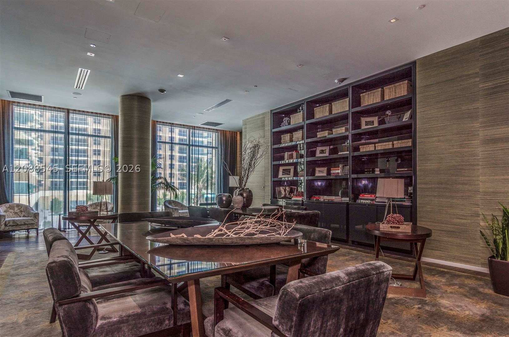 2711 S Ocean Dr #1902, Hollywood FL 33019