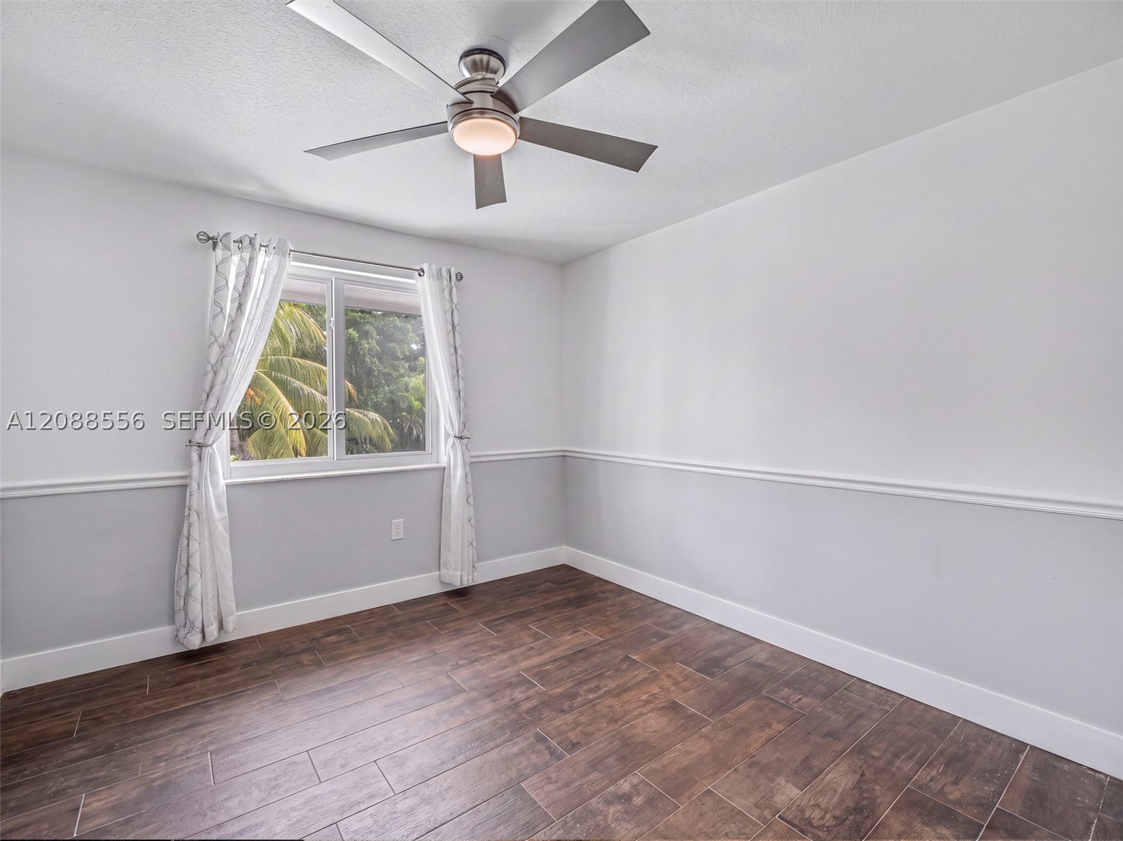 15822 SW 103rd Ln, Miami FL 33196