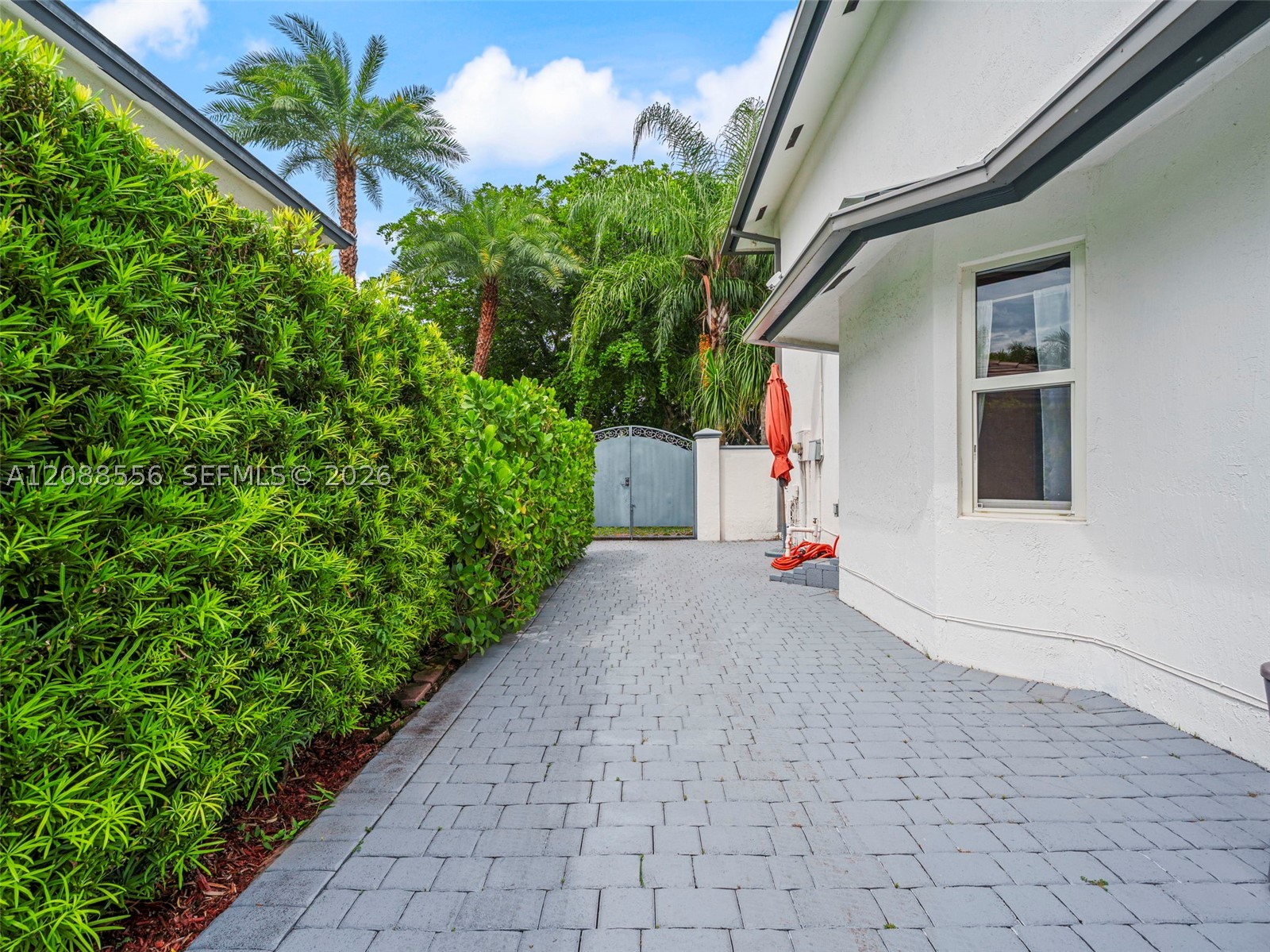 15822 SW 103rd Ln, Miami FL 33196