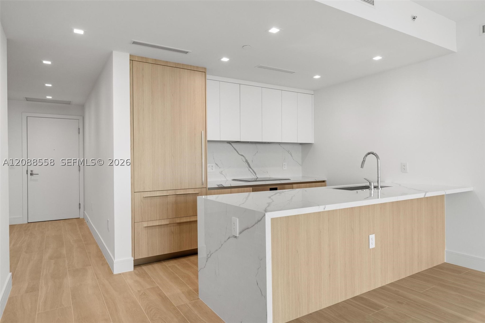 2411 Laguna Circle #2803, Miami FL 33181