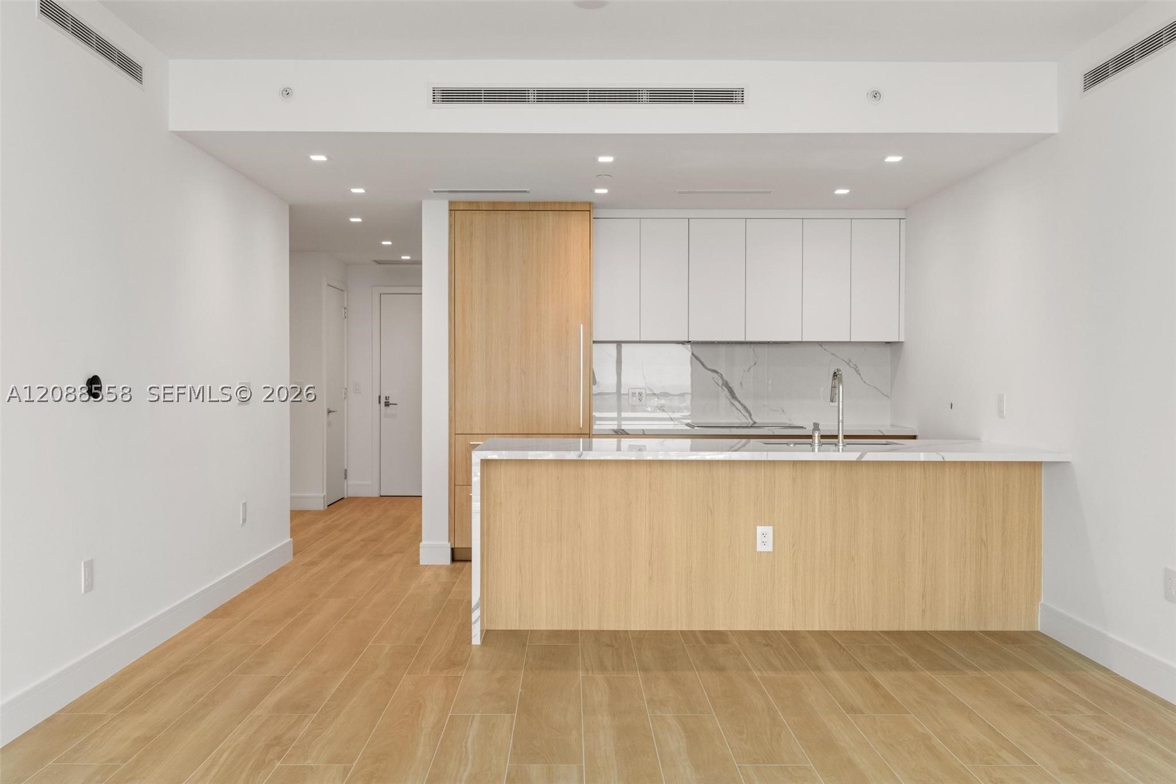 2411 Laguna Circle #2803, Miami FL 33181