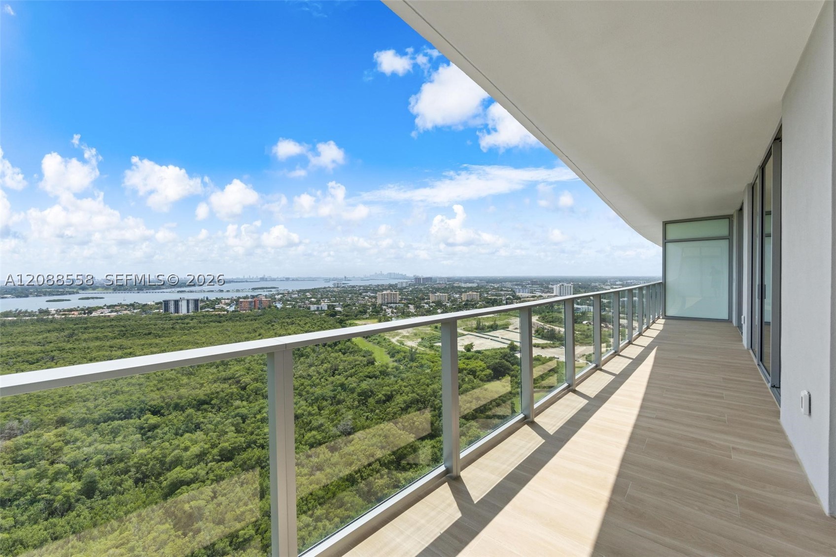 2411 Laguna Circle #2803, Miami FL 33181