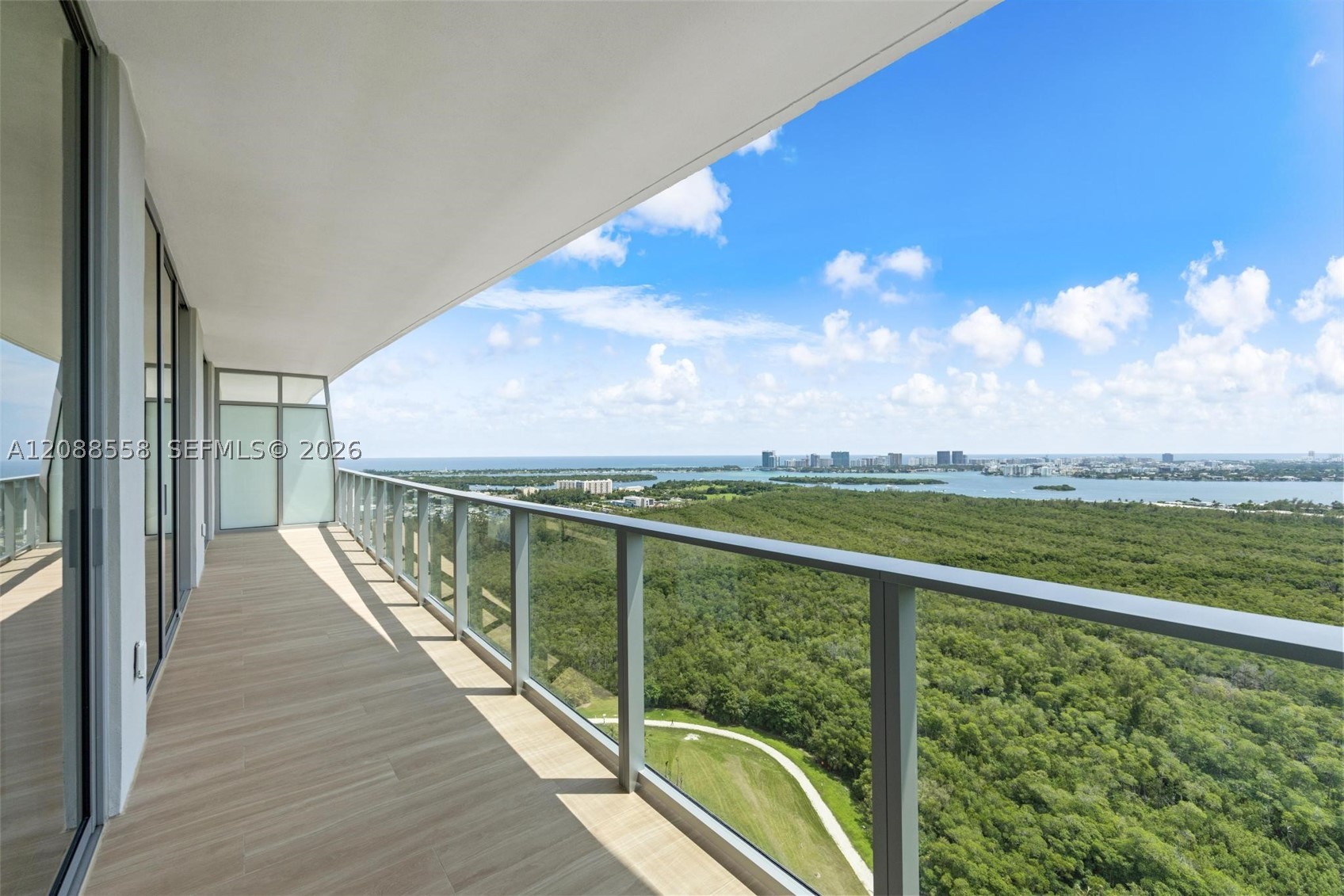 2411 Laguna Circle #2803, Miami FL 33181