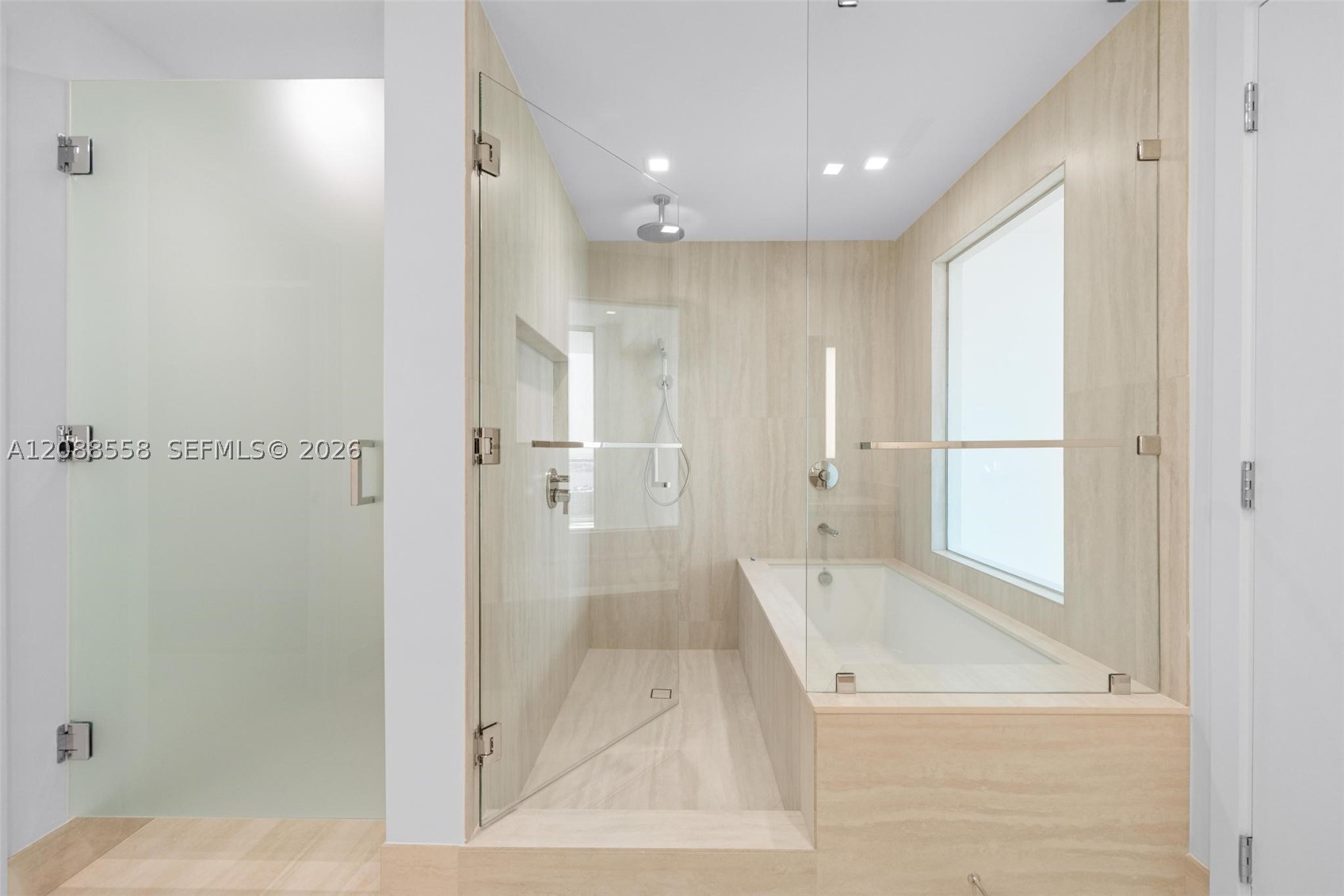 2411 Laguna Circle #2803, Miami FL 33181