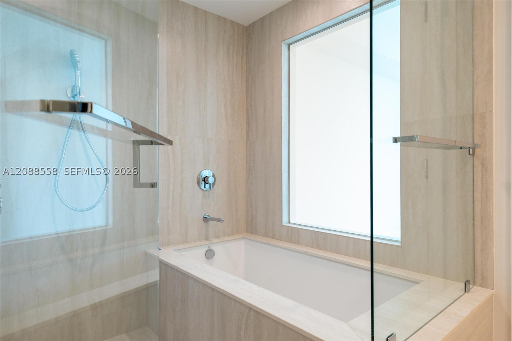2411 Laguna Circle #2803, Miami FL 33181