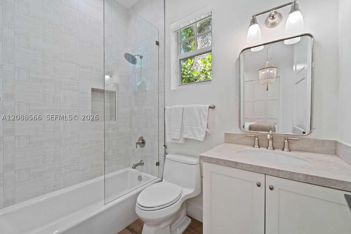 5851 SW 77th Ter, South Miami FL 33143