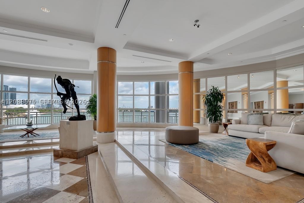 848 Brickell Key Dr #1104, Miami FL 33131