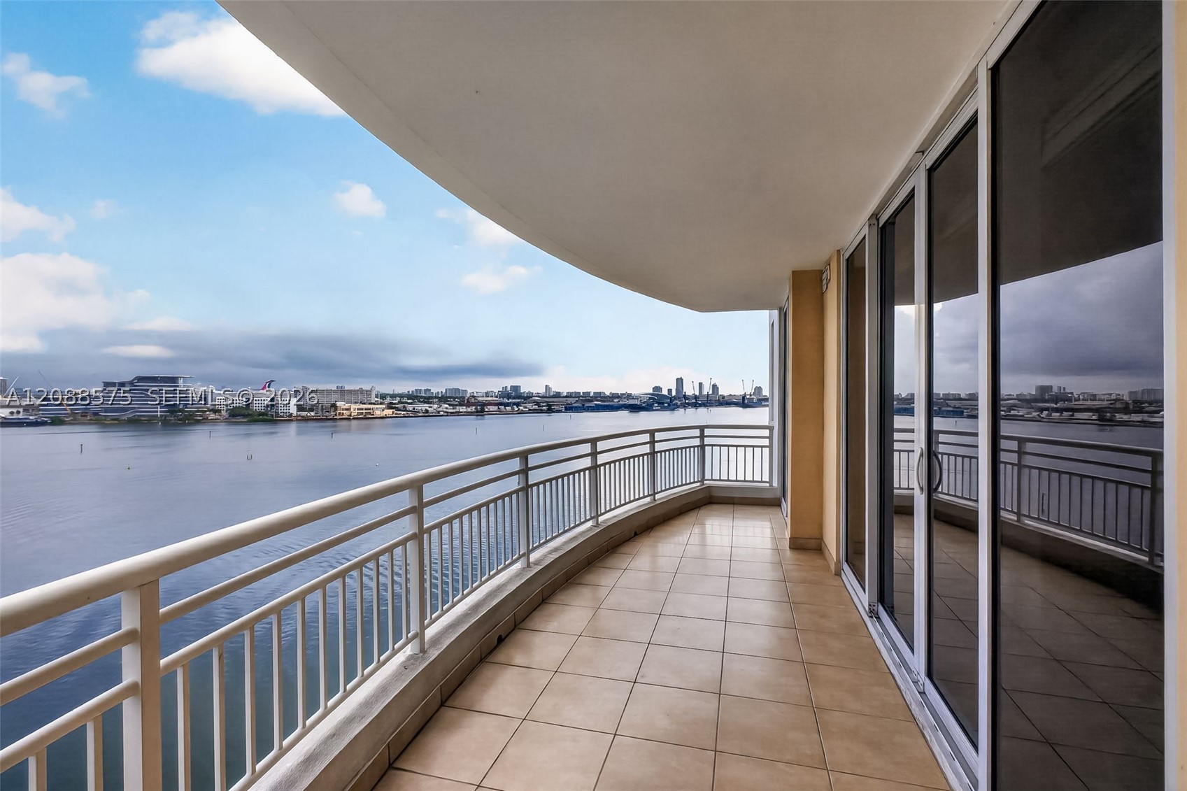 848 Brickell Key Dr #1104, Miami FL 33131