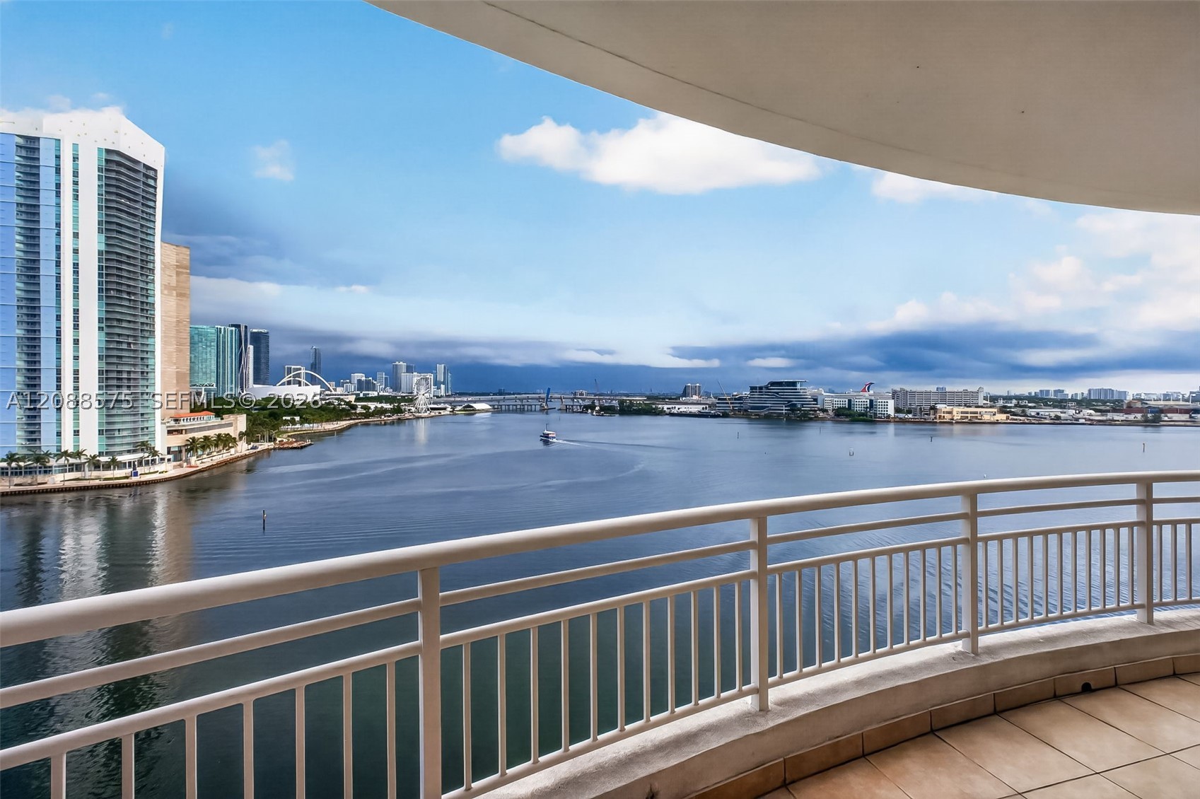 848 Brickell Key Dr #1104, Miami FL 33131