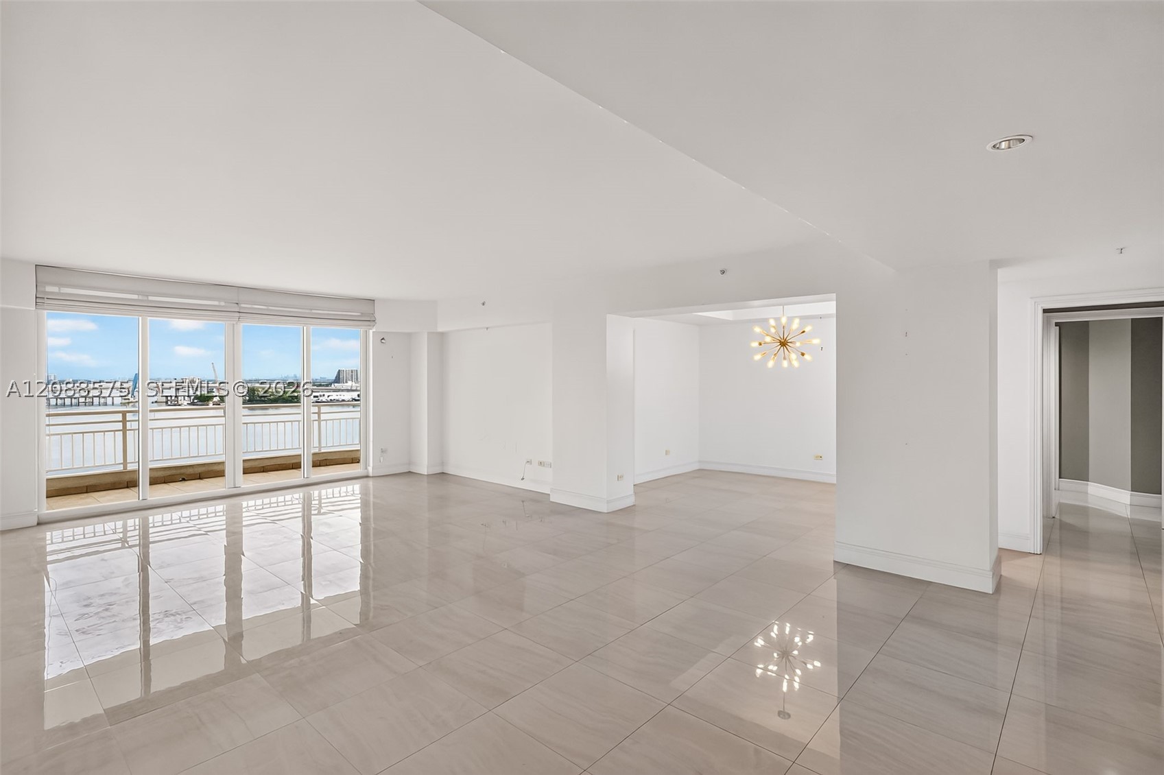 848 Brickell Key Dr #1104, Miami FL 33131