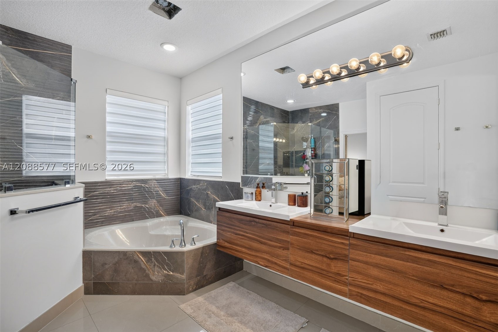 241 NE 33rd Ter, Homestead FL 33033