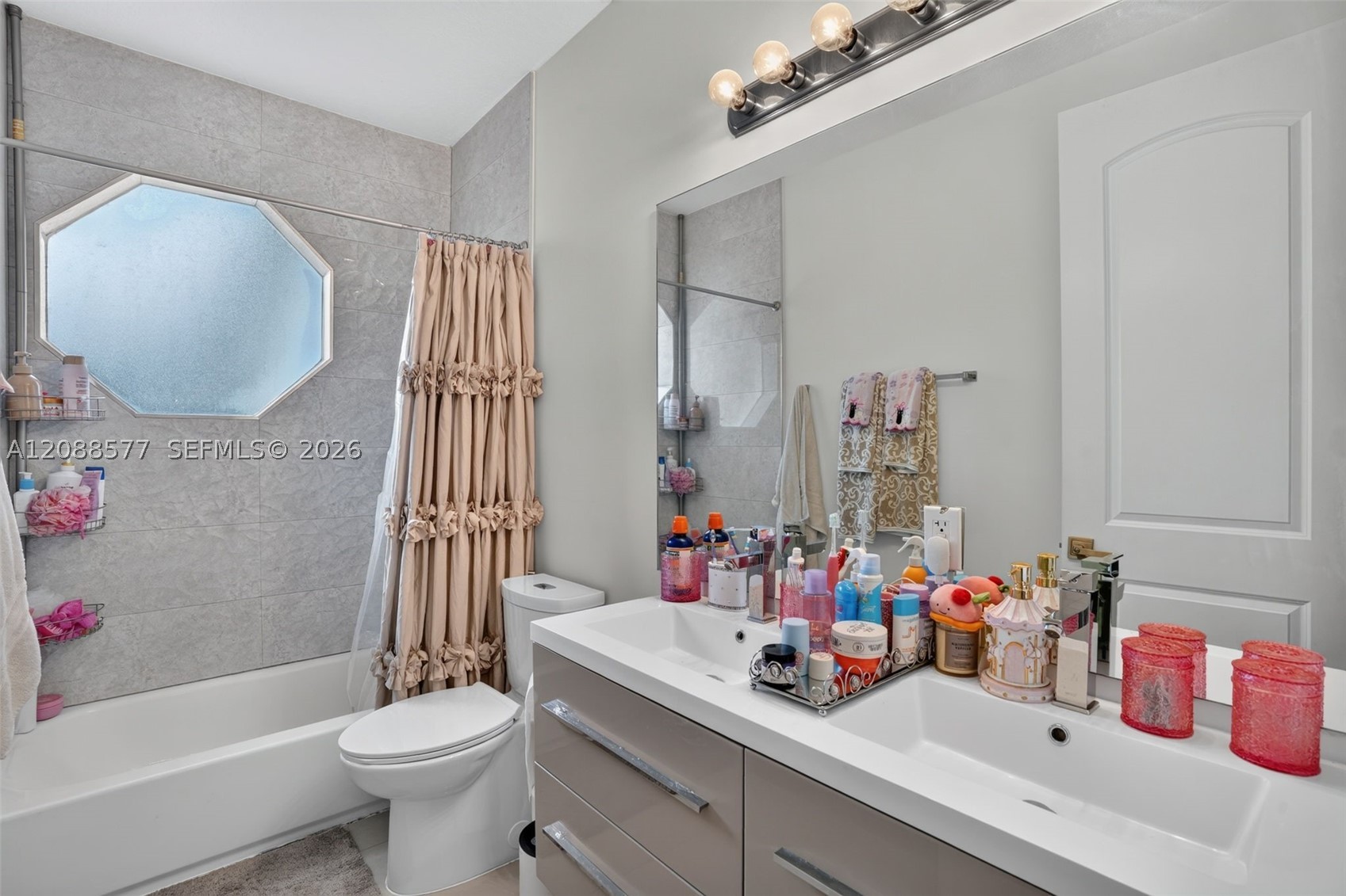 241 NE 33rd Ter, Homestead FL 33033