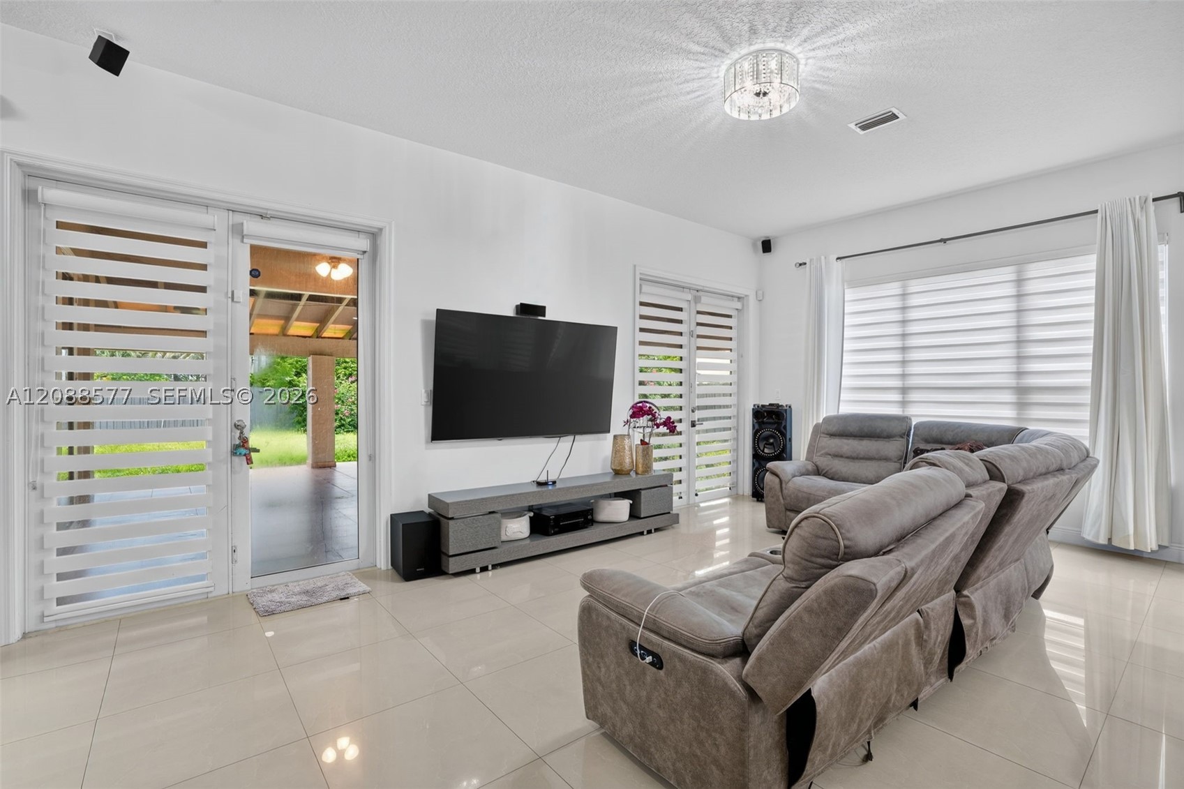 241 NE 33rd Ter, Homestead FL 33033