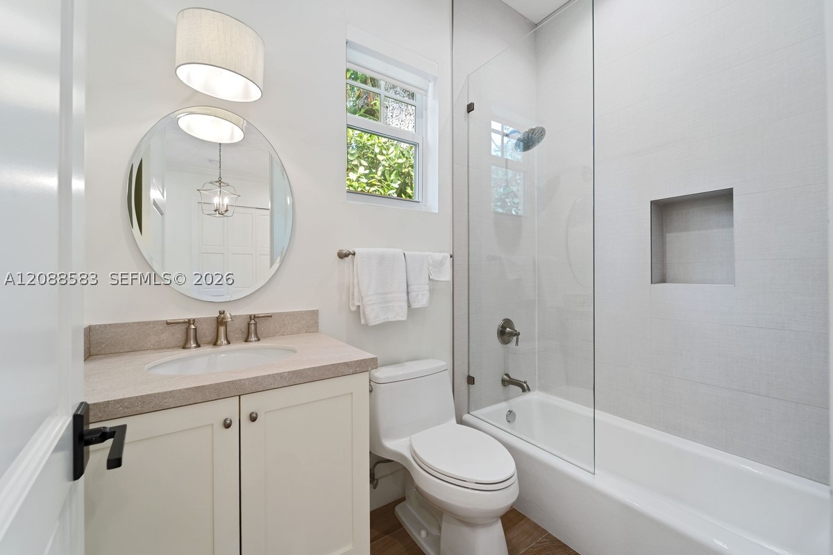 5851 SW 77th Ter, South Miami FL 33143