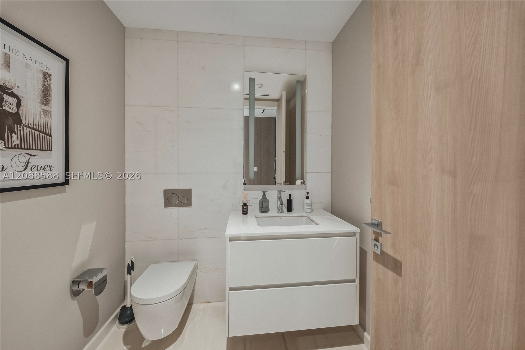 300 Biscayne Boulevard Way #1605W, Miami FL 33131