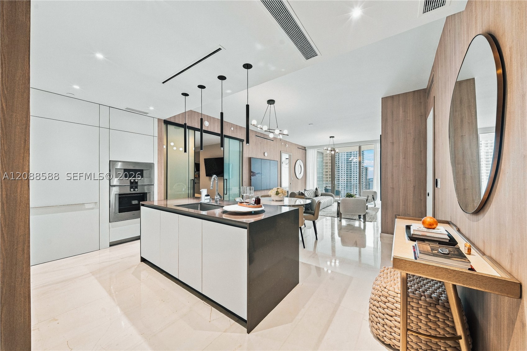 300 Biscayne Boulevard Way #1605W, Miami FL 33131