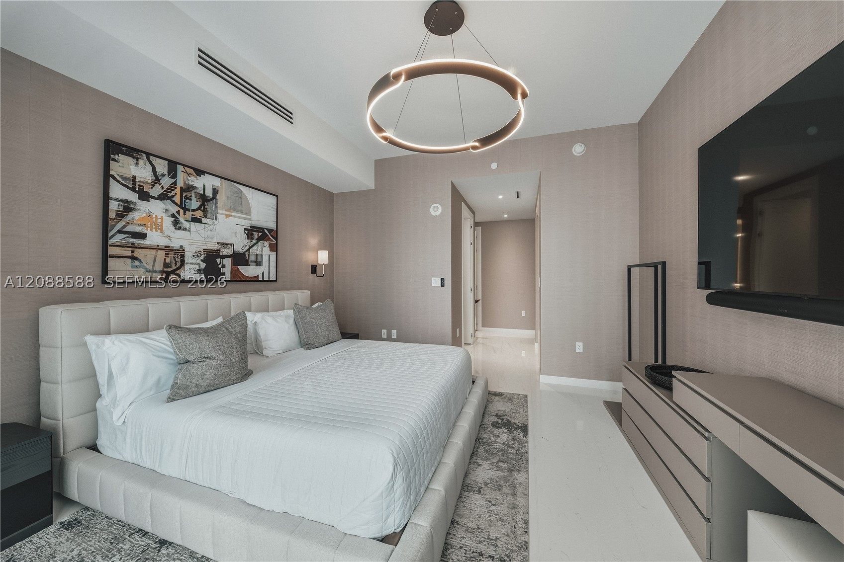300 Biscayne Boulevard Way #1605W, Miami FL 33131