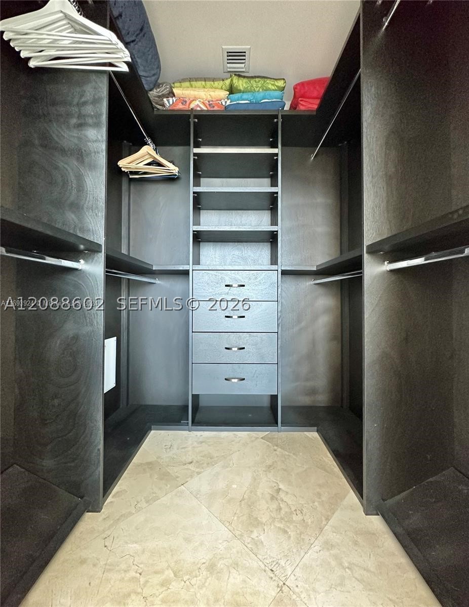 888 SE Biscayne Blvd #4803, Miami FL 33132