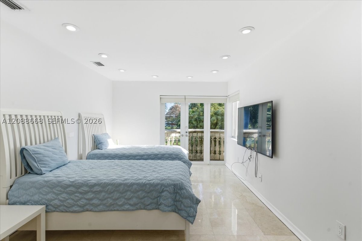 1249 Biscaya Dr #1249, Surfside FL 33154