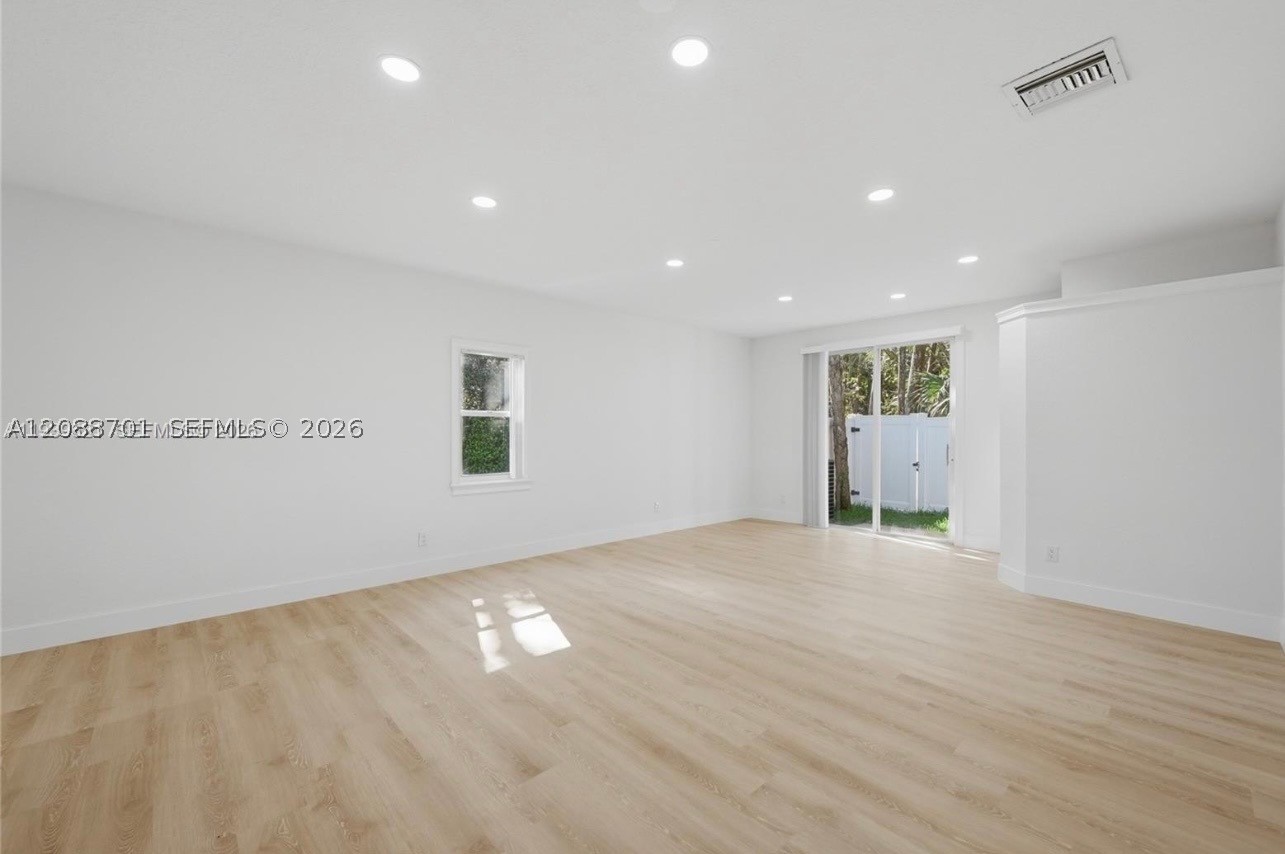 5703 NW 48th Ave #48, Coconut Creek FL 33073