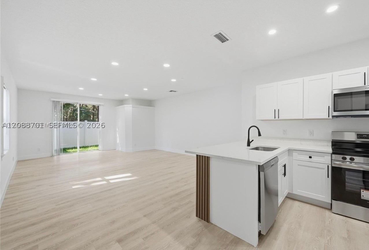 5703 NW 48th Ave #48, Coconut Creek FL 33073