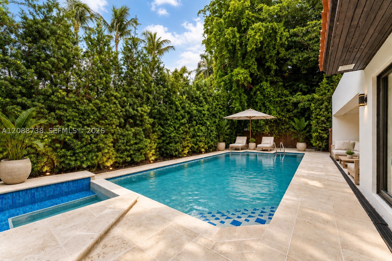 1600 W 24th St, Miami Beach FL 33140